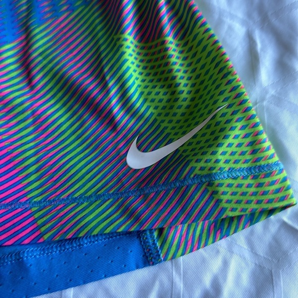Nike pro women’s tank top​ - Picture 2 of 5